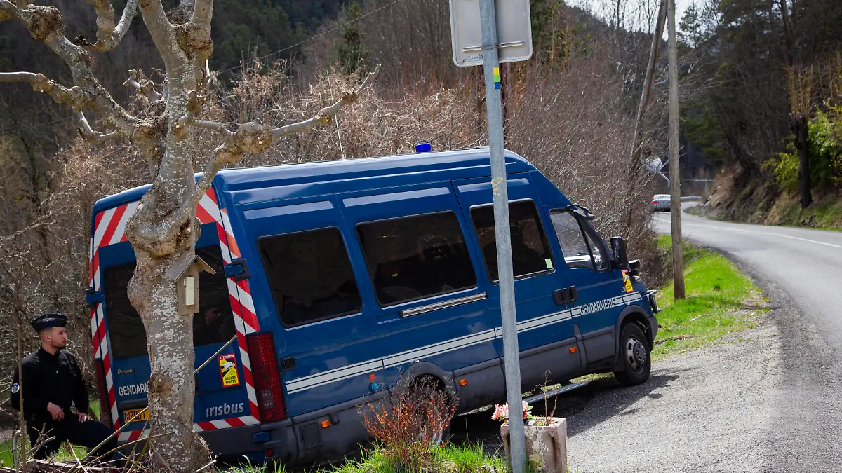 Disappearance Of Little Emile - Remains Found - Le Vernet A gendarmerie car is monitoring access to Haut-Vernet via a hiking trail, France, Vernet, on april 01, 2024. The remains of Emile, who disappeared since July 8th last year in Le Vernet, were discovered this Saturday a few kilometers from the hamlet. Photo by Thibaut Durand/ABACAPRESS.COM Vernet Alpes-de-Haute-Provence France PUBLICATIONxNOTxINxFRAxESPxUKxUSAxBELxPOL Copyright: xDurandxThibaut/ABACAx