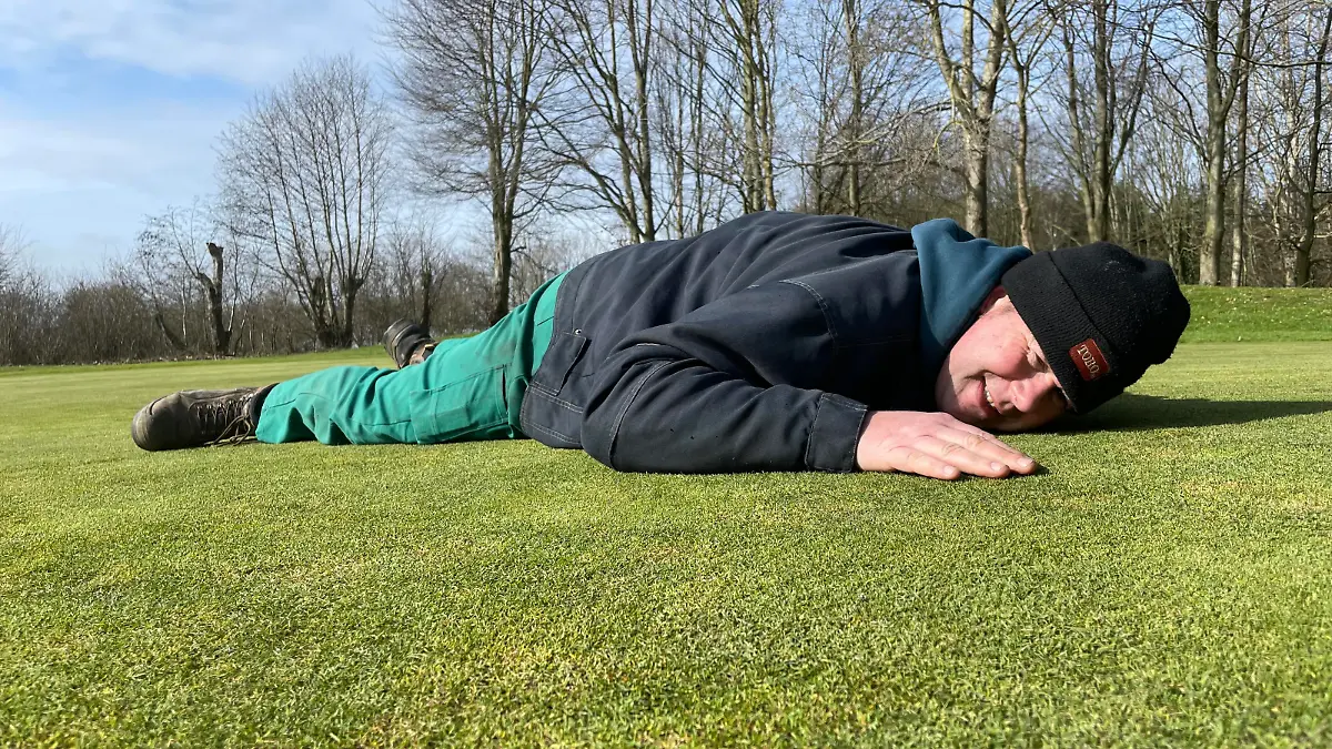 Michael Wohlert lässt das Gras wachsen.