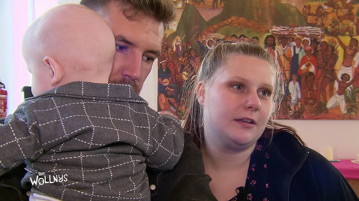 Tim Katzenbauer und Lavinia Wollny mit Baby