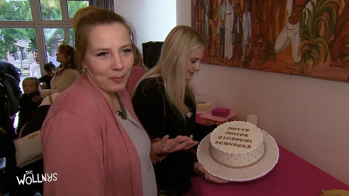 Ist nicht ganz so happy mit Silvias Tauf-Torte: Sarafina Wollny