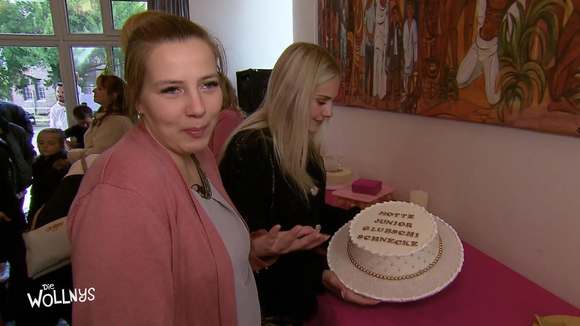 Ist nicht ganz so happy mit Silvias Tauf-Torte: Sarafina Wollny