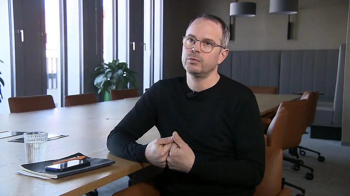 Reporter Alex fühlt sich bedroht