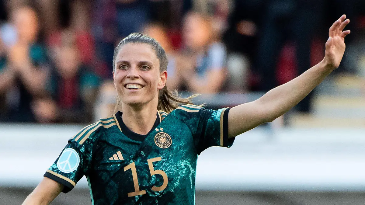 Tabea Sellner Deutschland, 15 jubelt ueber das Tor zum 2:0, GER, Deutschland vs. Vietnam, DFB Fussball Frauen Nationalmannschaft, Freundschaftsspiel, Spielzeit 2022/2023, 24.06.2023 GER, Deutschland vs. Vietnam, DFB Fussball Frauen Nationalmannschaft, Freundschaftsspiel, Spielzeit 2022/2023, 24.06.2023 Offenbach *** Tabea Sellner Germany, 15 cheers for the goal to 2 0, GER, Germany vs Vietnam, DFB football women national team, friendly match, season 2022 2023, 24 06 2023 GER, Germany vs Vietnam, DFB football women national team, friendly match, season 2022 2023, 24 06 2023 Offenbach Copyright: xEibner-Pressefoto/Memmlerx EP_MMR