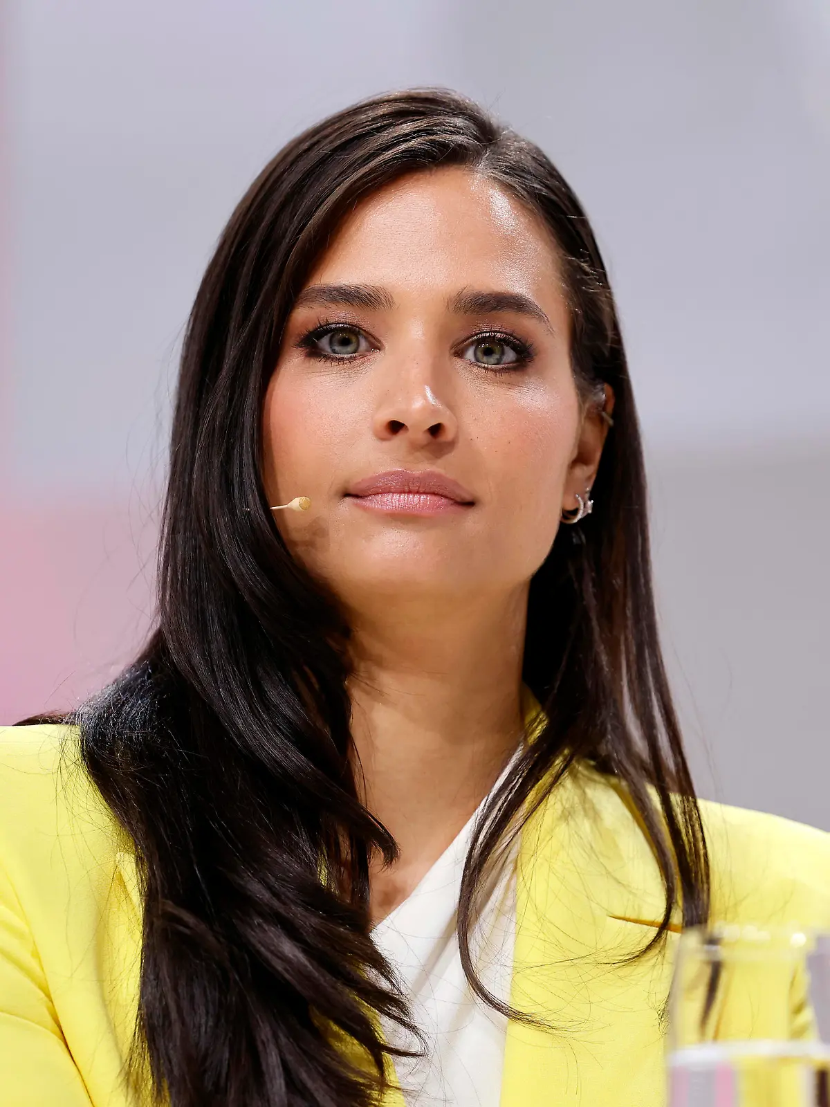 Moderatorin Amira Pocher auf der Schönheits-Messe Beauty 2024 in der Messe Düsseldorf. Düsseldorf, 24.03.2024