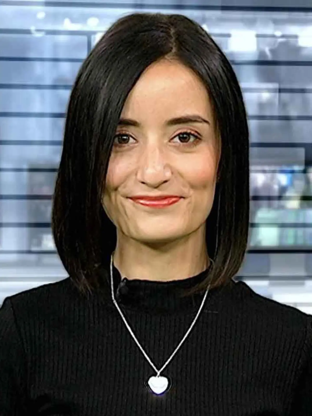 Die Moderatorin Alessa-Luisa Naujoks während einer ntv-Sendung