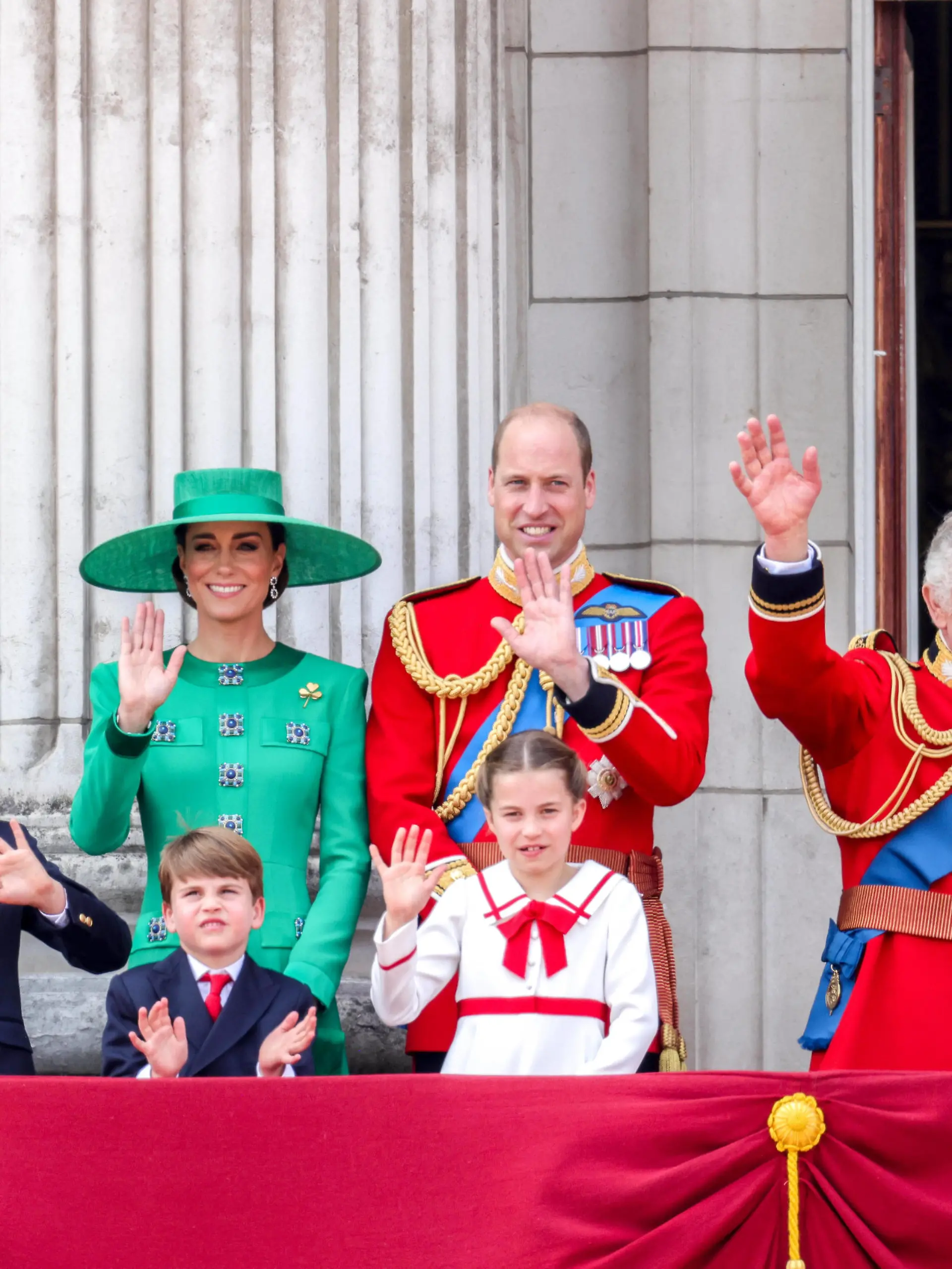 Bilder des Jahres 2023, Entertainment June 06 Entertainment Themen der Woche KW24 17/06/2023. London, United Kingdom. Trooping the Colour. King Charles III attends Trooping the Colour also known as The King s Birthday Parade, accompanied by Prince William, The Prince of Wales and Princess Anne joined by members of the royal family as the Colour is Trooped by 1st. Battalion Welsh Guards. It s the first time a reigning monarch has ridden at Trooping the Colour since Queen Elizabeth s horse Burmese carried her during the 1986 ceremony. PUBLICATIONxNOTxINxCHNxJPNxPOLxRUS Copyright: xAndrewxParsonsx/xParsonsxMediax PAR-8383-0219