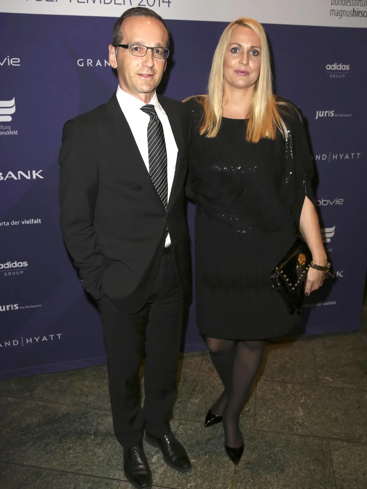 Heiko Maas mit Ehefrau Corinna beim 2. Charity Dinner der Bundesstiftung Magnus Hirschfeld im Hotel Grand Hyatt. Berlin, 04.09.2014 xS.xGabschx/xFuturexImage

Heiko Maas with Wife Corinna the 2 Charity Dinner the Federal Foundation Magnus Hirschfeld in Hotel Grand Hyatt Berlin 04 09 2014 XS xGabschx xFuturexImage