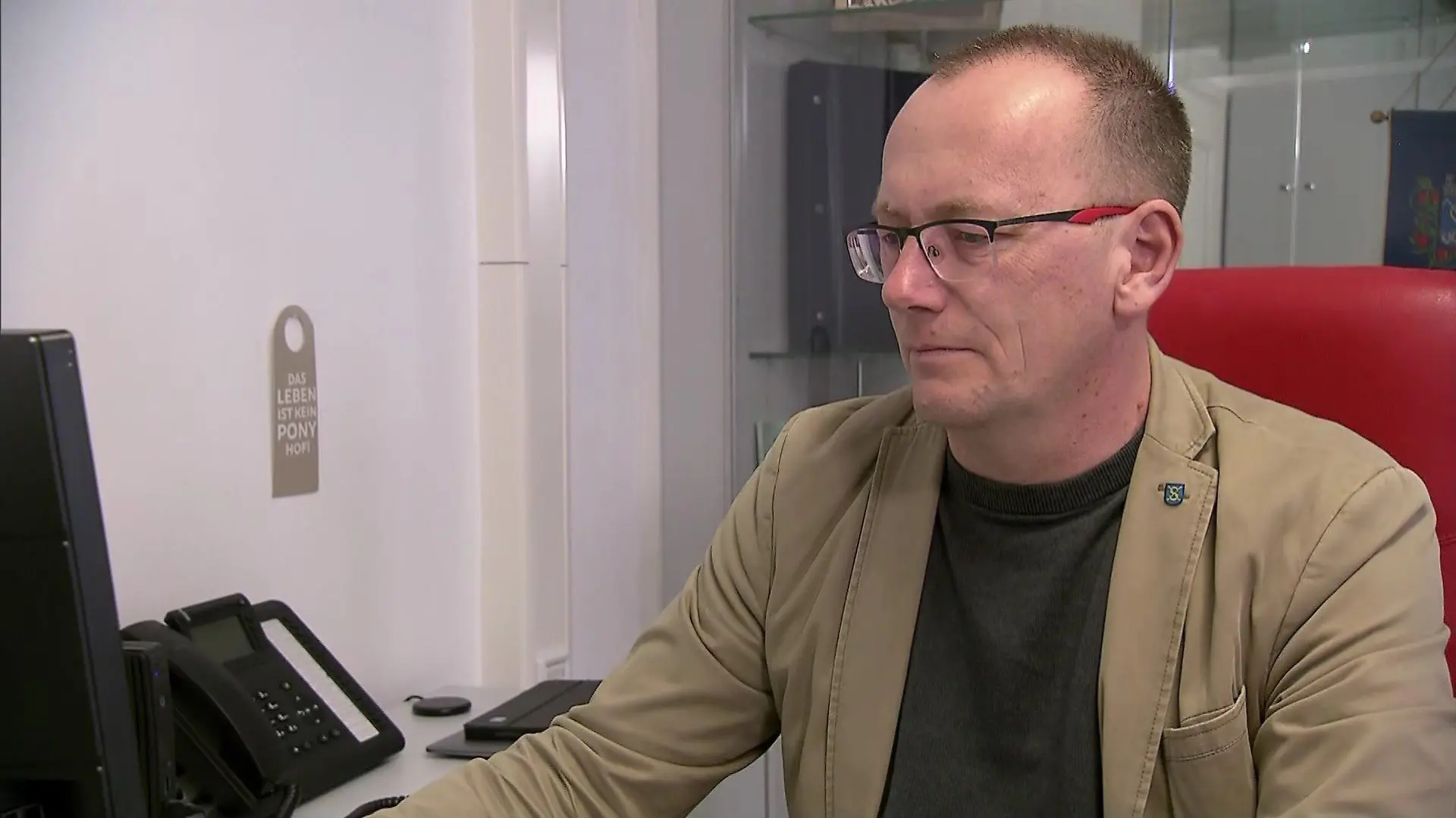 Oberbürgermeister der Gemeinde Sanderhausen, Sven Strauß (50/SPD)