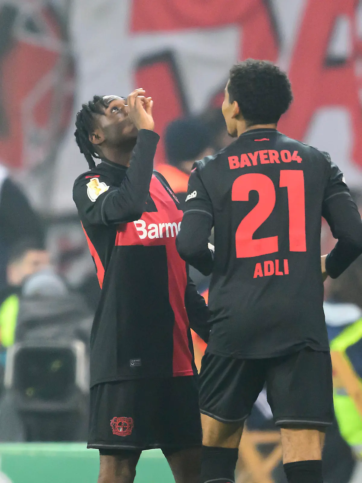 Jubel Jeremie FRIMPONG (r. LEV) nach seinem Tor zum 1:0, mit Amine ADLI (LEV) Gestik, Geste, Fussball DFB Pokal, Halbfinale, Bayer 04 Leverkusen (LEV) - Fortuna Duesseldorf (D), am 03.04.2024 in Leverkusen/ Deutschland. #DFB regulations prohibit any use of photographs as image sequences and/or quasi-video #