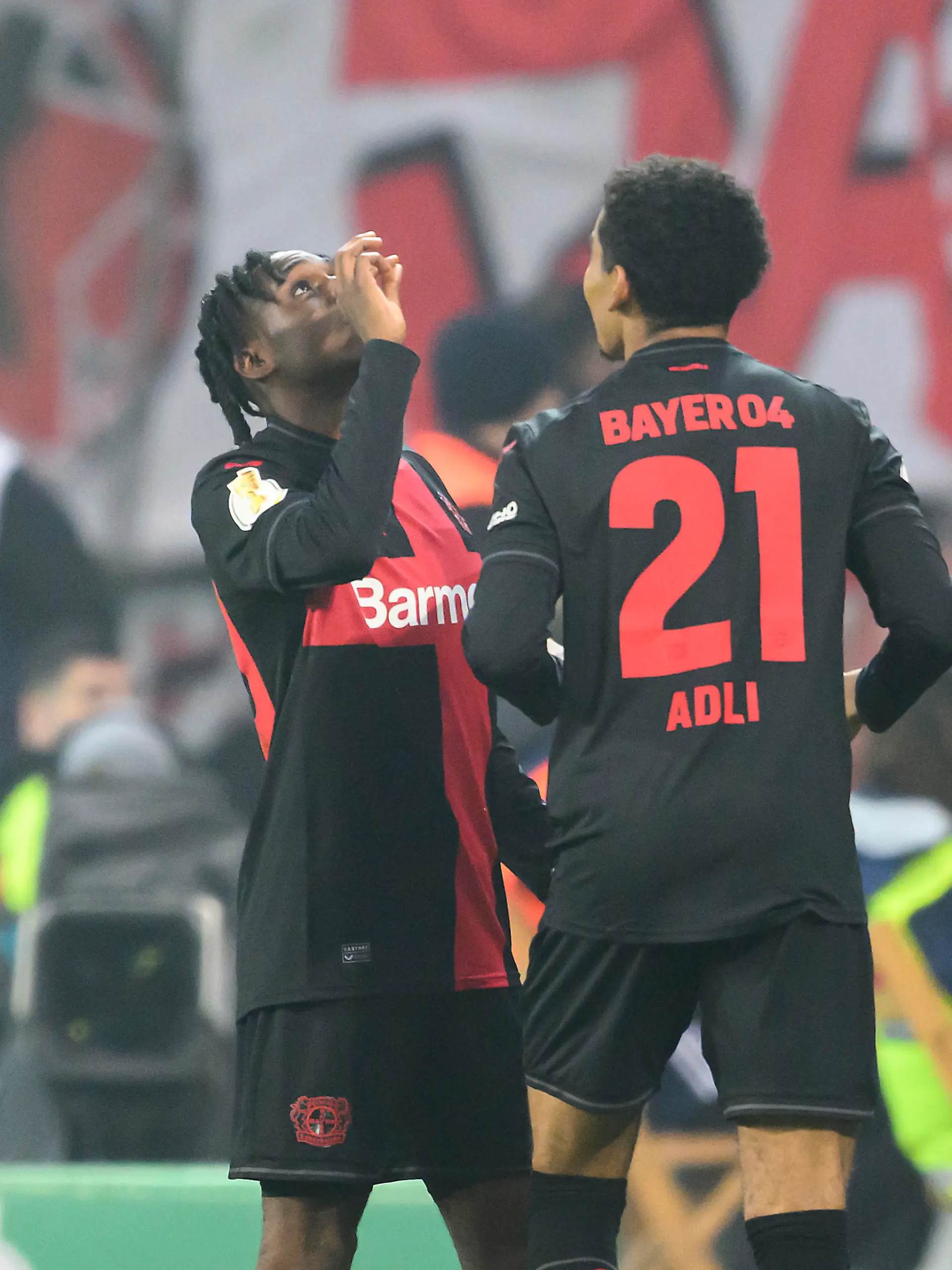 Jubel Jeremie FRIMPONG (r. LEV) nach seinem Tor zum 1:0, mit Amine ADLI (LEV) Gestik, Geste, Fussball DFB Pokal, Halbfinale, Bayer 04 Leverkusen (LEV) - Fortuna Duesseldorf (D), am 03.04.2024 in Leverkusen/ Deutschland. #DFB regulations prohibit any use of photographs as image sequences and/or quasi-video #