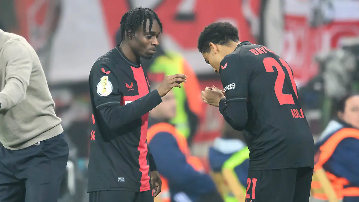 Jubel Jeremie FRIMPONG (r. LEV) nach seinem Tor zum 1:0, mit Amine ADLI (LEV) Gestik, Geste, Fussball DFB Pokal, Halbfinale, Bayer 04 Leverkusen (LEV) - Fortuna Duesseldorf (D), am 03.04.2024 in Leverkusen/ Deutschland. #DFB regulations prohibit any use of photographs as image sequences and/or quasi-video #