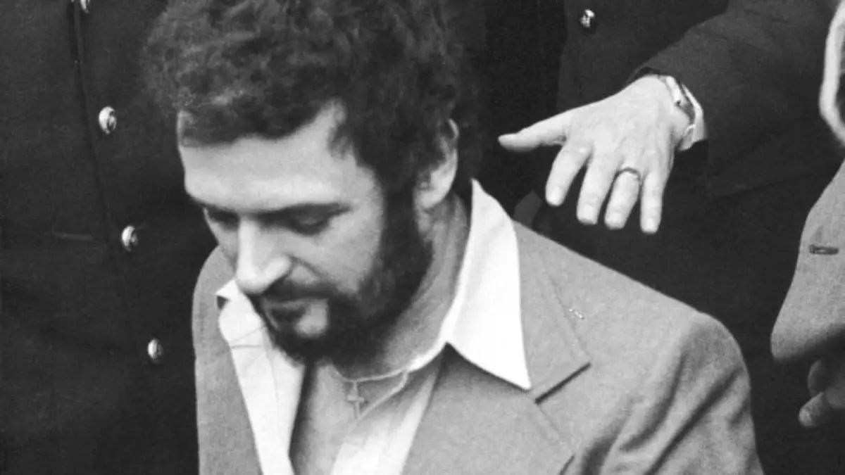 British serial killer Peter Sutcliffe, a.k.a. 'The Yorkshire Ripper,' in police custody, 1983. (Photo by Express Newspapers/Getty Images)