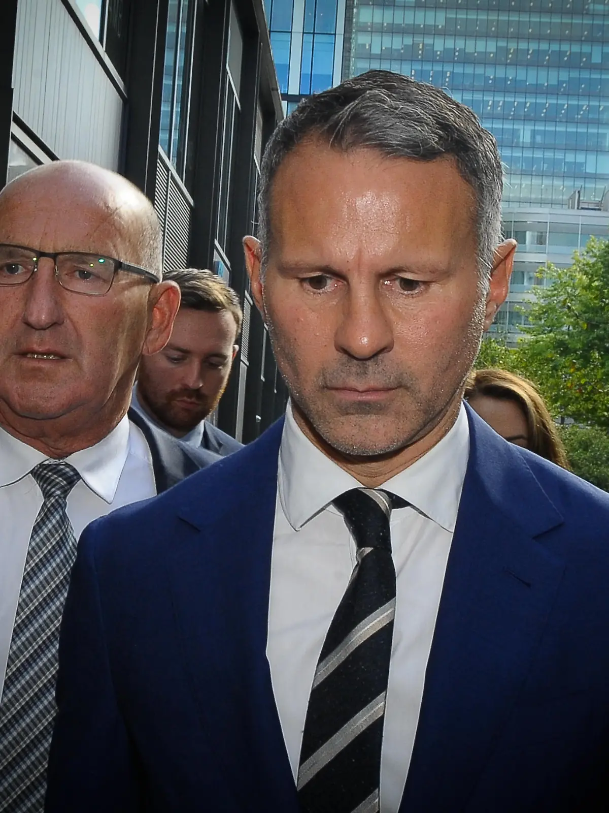 Ryan Giggs left court this afternoon as jury was discharged after failing to reach verdict. Ryan Giggs was seen smiling and hugging his lawyer after they departed.
Pictured: Ryan Giggs
Ref: SPL5336576 310822 NON-EXCLUSIVE
Picture by: KIERAN / SplashNews.com


World Rights, 
