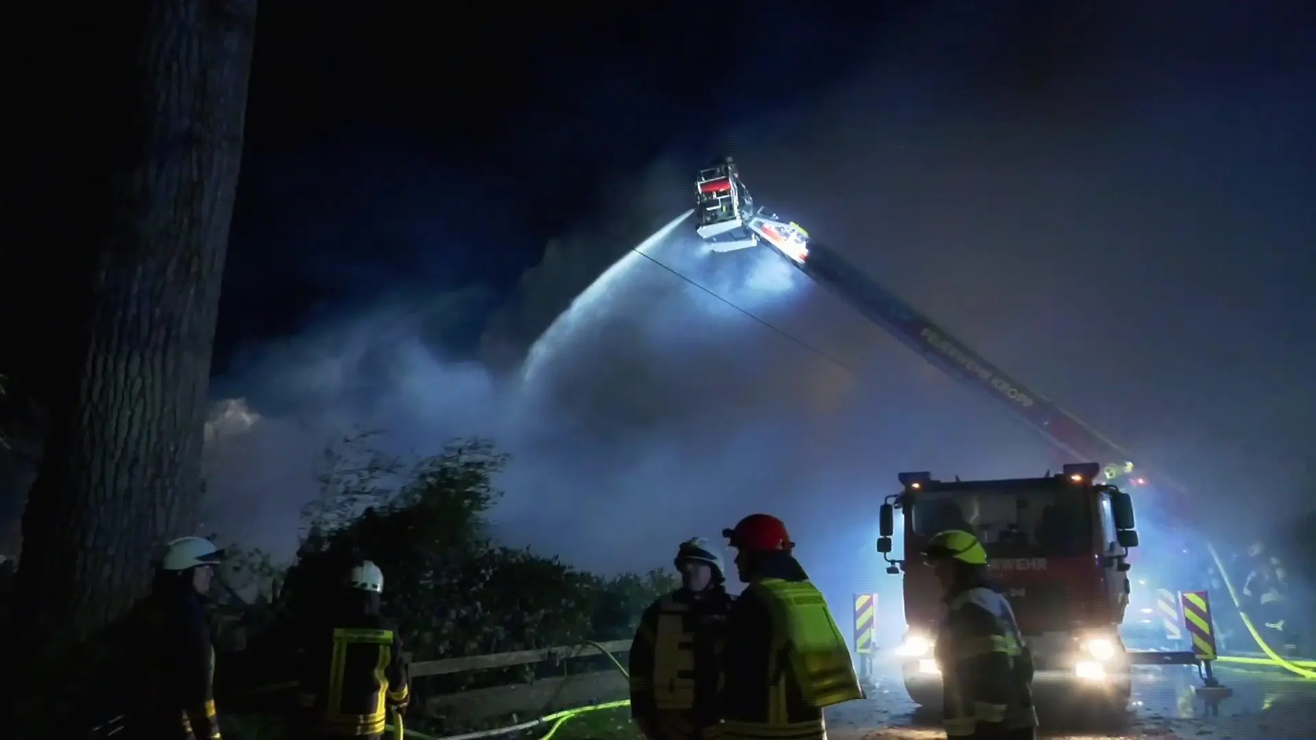 Vom Wohnhaus bleiben nach dem Brand nur Trümmer übrig.