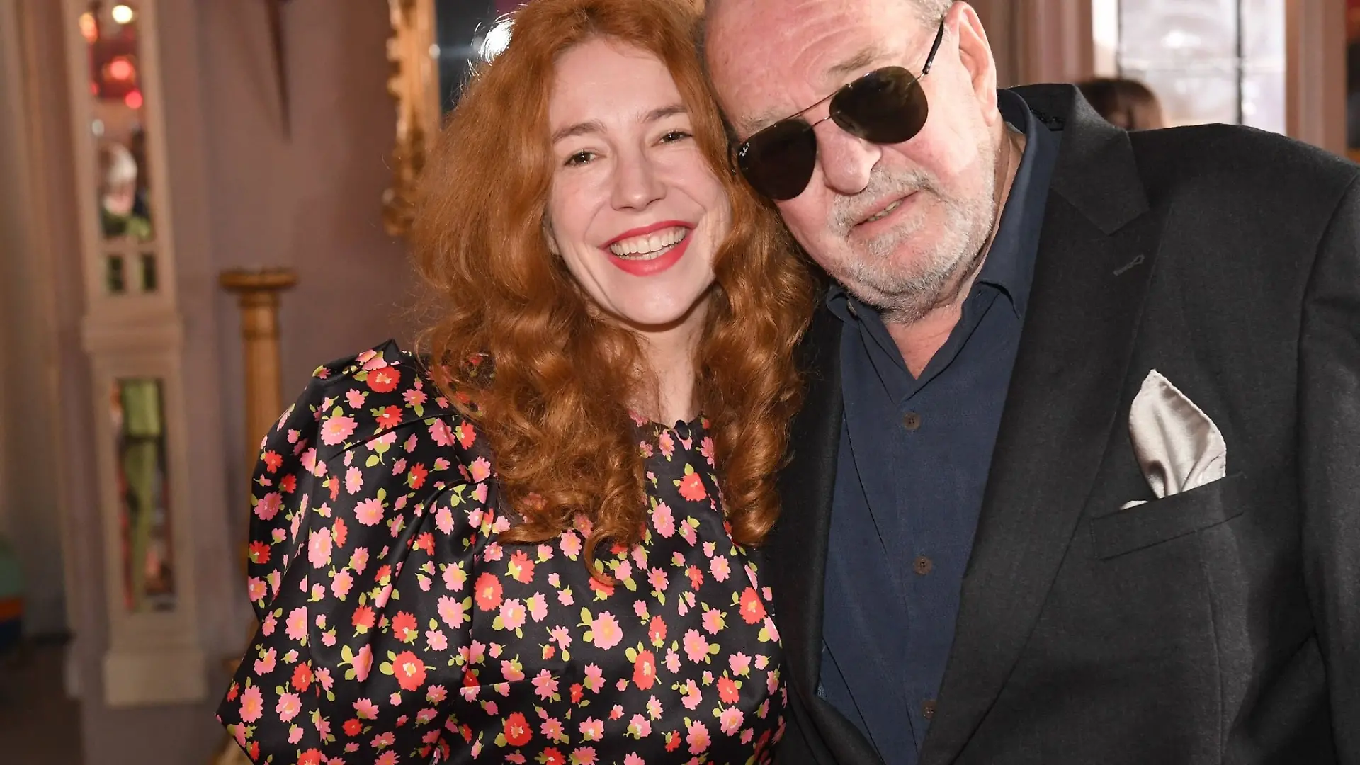 Der Musikproduzent Ralph Siegel und seine Frau Laura zeigten sich beim 85. Geburtstag von H. Markwort.