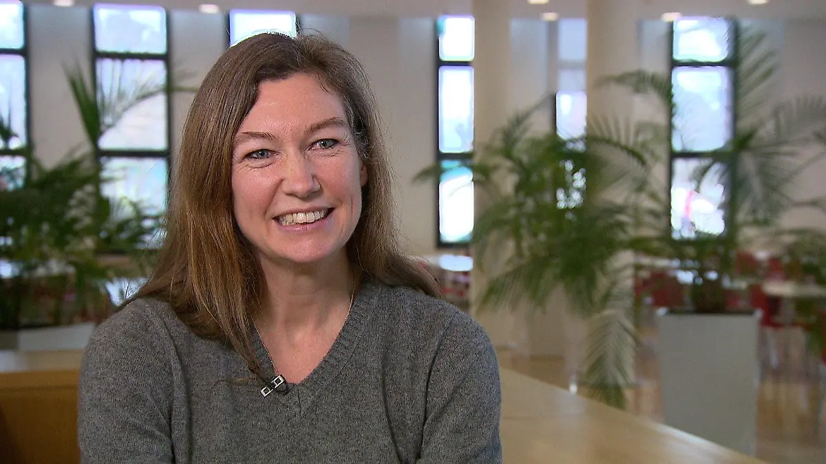 RTL-Ernährungsexpertin Nora Rieder erklärt, warum Probiotika-Präparate nicht immer unbedenklich sind und worauf ihr beim Kauf unbedingt achten solltet.