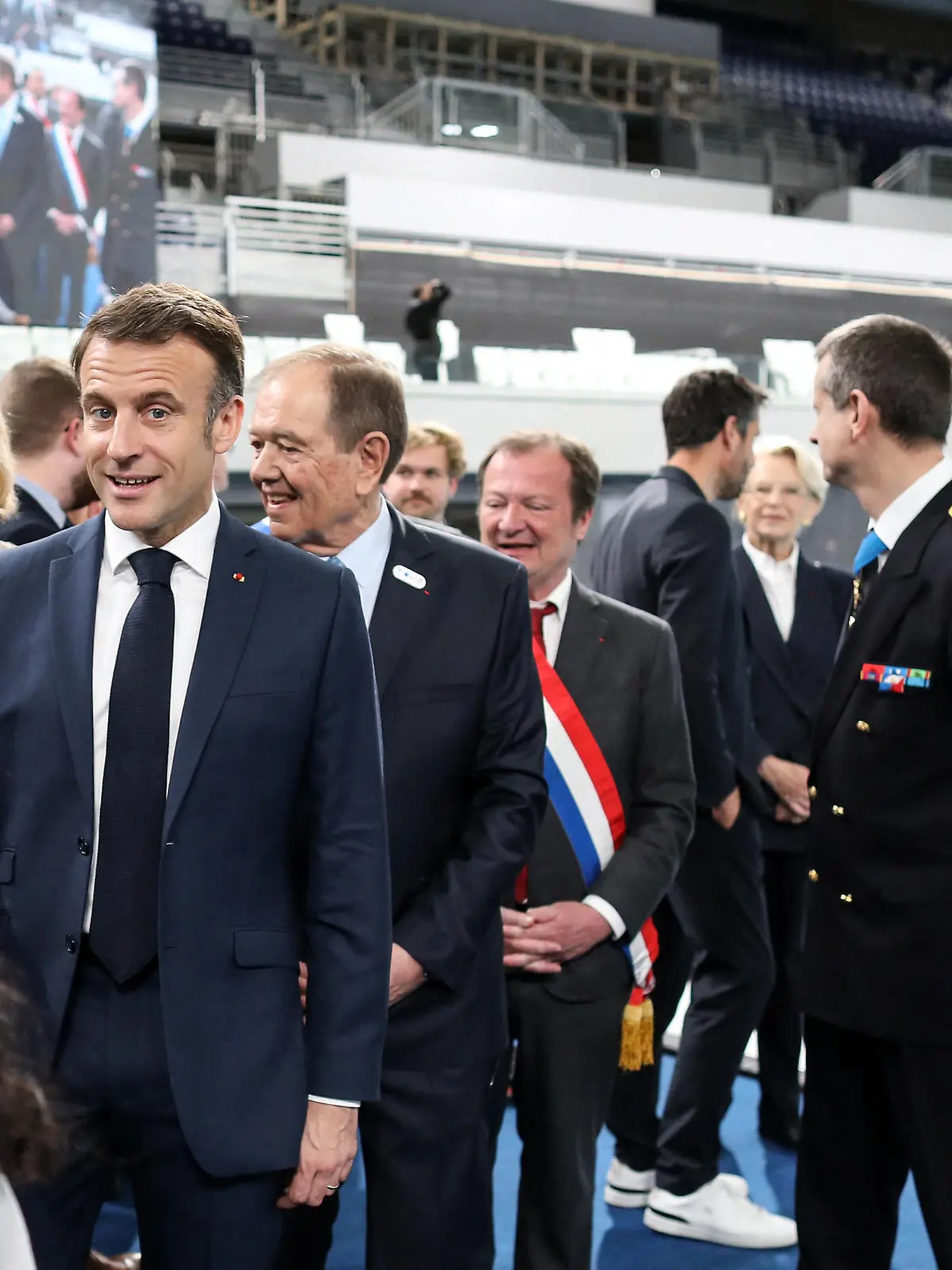 Le président français, Emmanuel Macron accompagné de Eric Coquerel, Patrick Ollier et Valérie Pecresse inaugure le centre aquatique olympique (CAO) à Saint-Denis, Seine Saint-Denis, le 4 avril 2024, à quatre mois de louverture des Jeux olympiques et paralympiques Paris 2024. © Stéphane Lemouton/Bestimage French President Emmanuel Macron during the inauguration of the Olympic aquatics centre (CAO), a multifunctional venue for the Paris 2024 Olympics, in Saint-Denis, France, on April 4, 2024. / action press