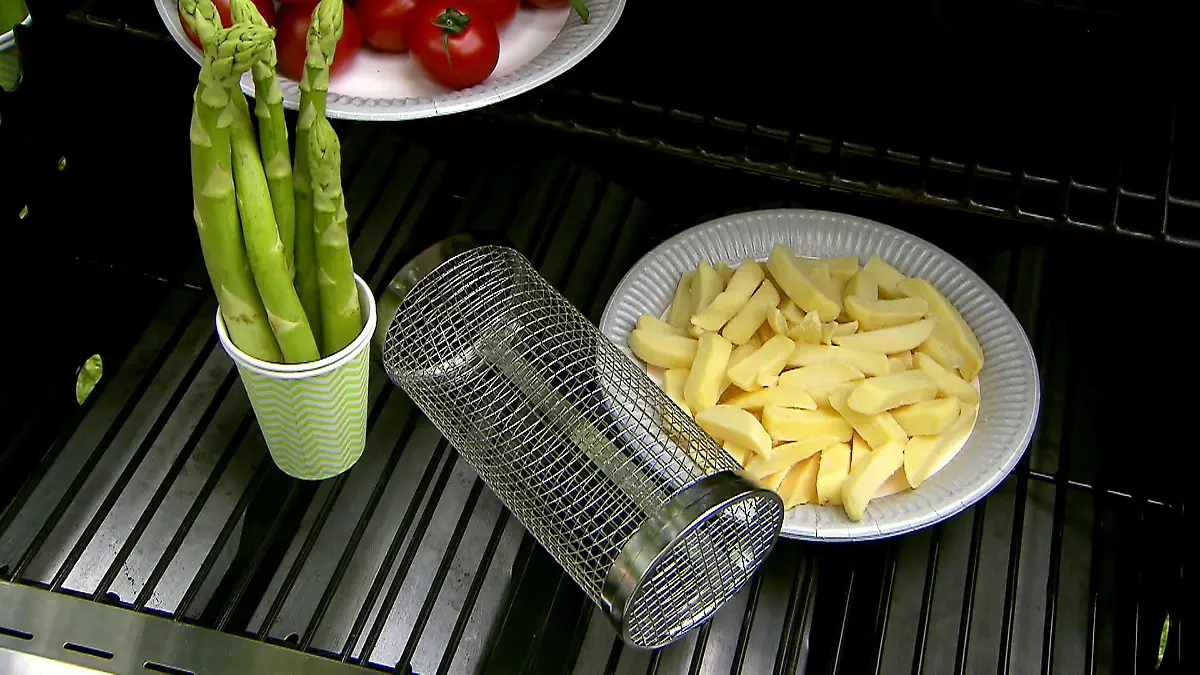 Was taugen die Grill-Gadgets? Salzstein, Wurstgriller und Co.