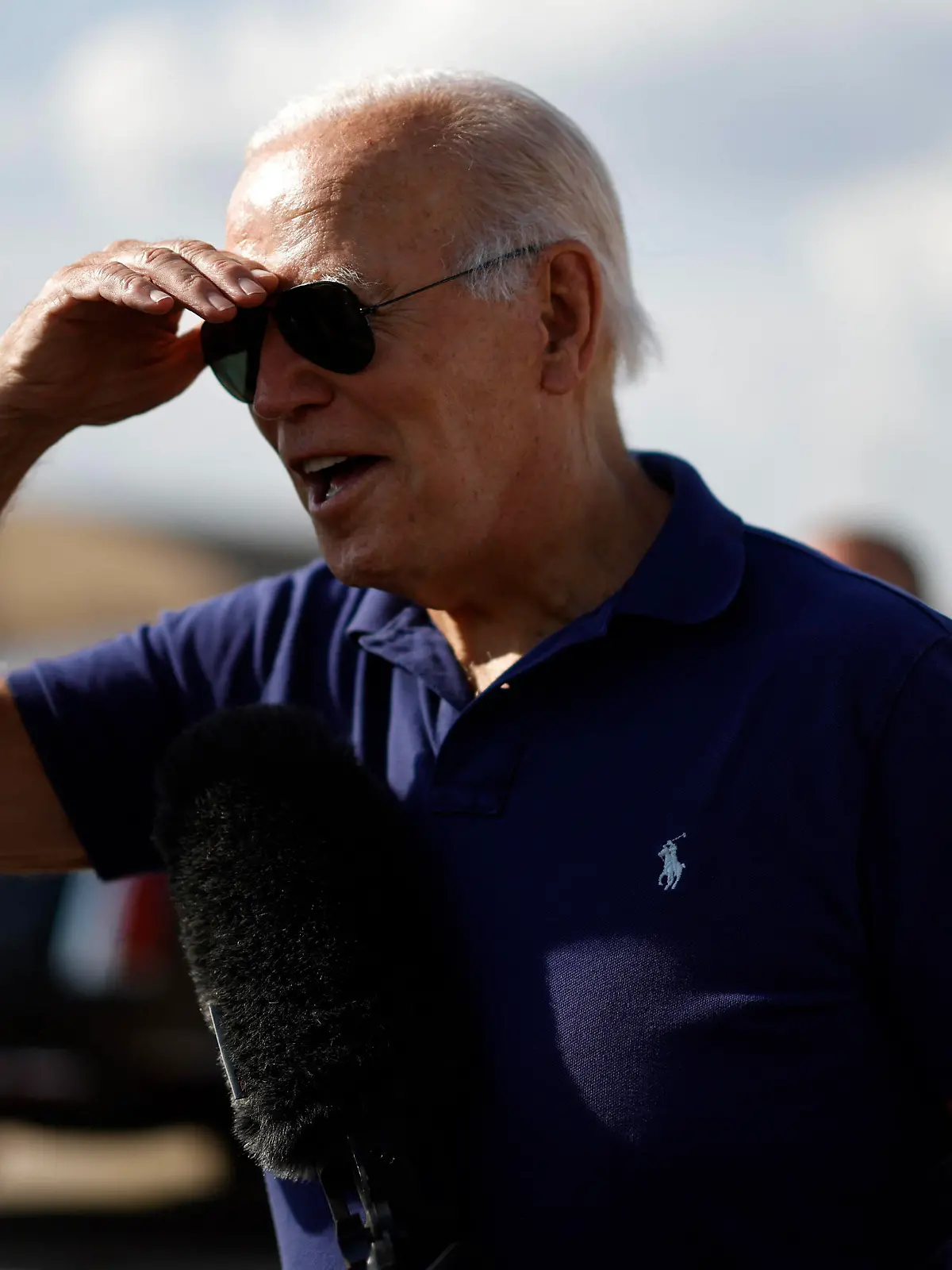  August 26, 2022, Camp Springs, Maryland, USA: United States President Joe Biden speaks to members of the press on the tarmac before boarding Air Force One at Joint Base Andrews, Maryland, on Friday, Aug. 26, 2022. Biden s approval rating rose to 44% in the latest Gallup poll, the highest in a year and a fresh sign he and his party are gaining political ground ahead of November midterm elections Camp Springs USA - ZUMAs152 20220826_zaa_s152_058 Copyright: xTingxShenx