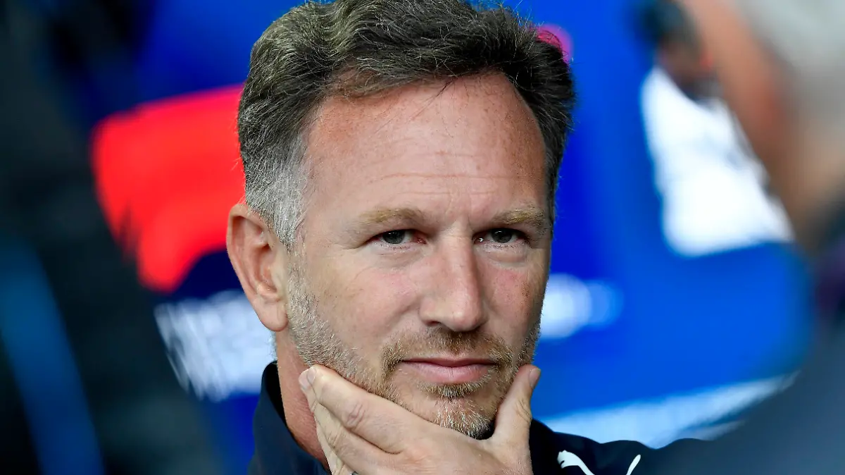 27.08.2022, Belgien, Spa: Motorsport: Formel-1-Weltmeisterschaft, vor dem Grand Prix von Belgien: Christian Horner, Teamchef von Red Bull Racing, während einem Gespräch im Fahrerlager vor dem Großen Preis von Belgien auf der Rennstrecke. Der Grand Prix von Belgien findet am 28.08.2022 statt. Foto: Geert Vanden Wijngaert/AP/dpa +++ dpa-Bildfunk +++