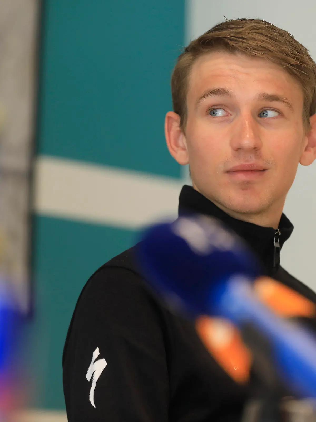 ARCHIV - 10.01.2024, Spanien, Palma: Lennard Kämna aus Deutschland nimmt an der Team-Präsentation Bora-hansgrohe in Palma teil. Bei einem Verkehrsunfall auf Teneriffa erlitt er zahlreiche Verletzungen. (zu dpa: ««Zahlreiche Verletzungen» - Kämna nach Sturz in stabilem Zustand») Foto: Clara Margais/dpa +++ dpa-Bildfunk +++