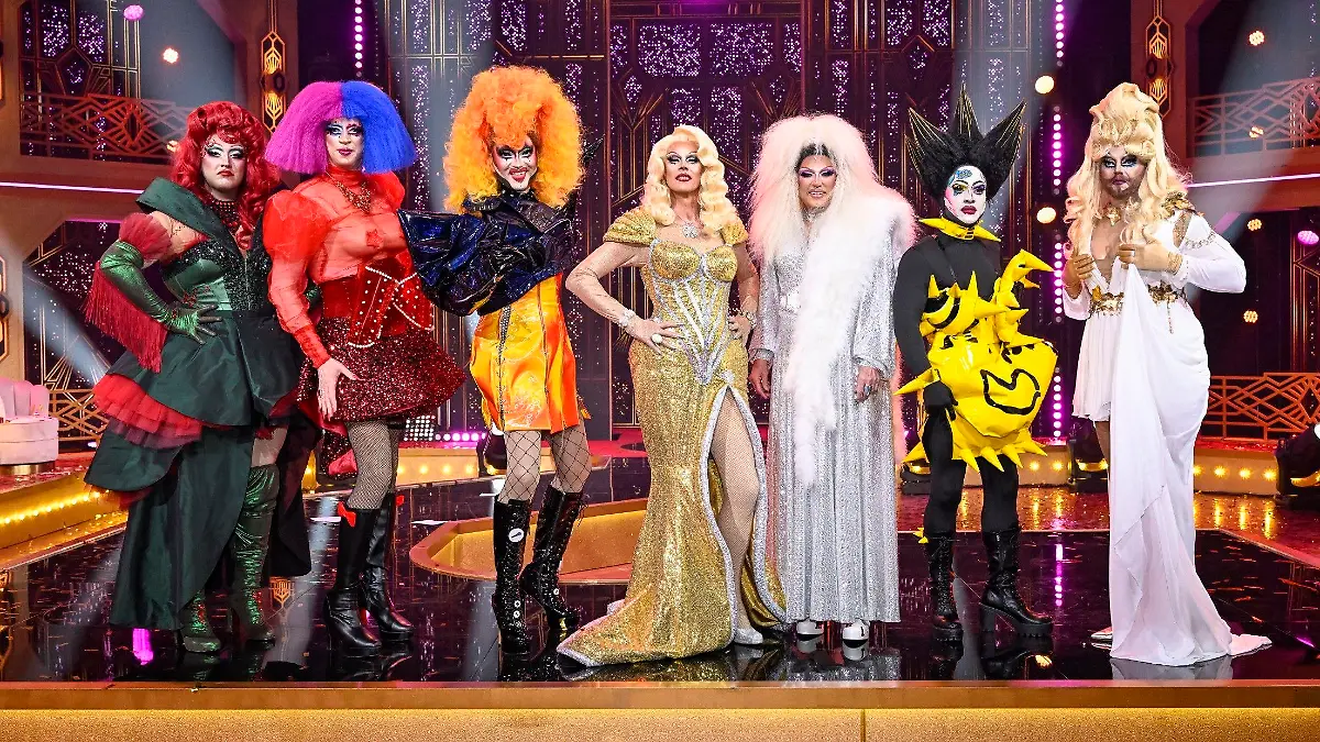 V.l.: Madame Lestrange, Supernova, Kandy Rock, Minnie de la Cruise, Titania Diamond, Lil Sista, Mystery Queen

Die Verwendung des sendungsbezogenen Materials ist nur mit dem Hinweis und Verlinkung auf RTL+ gestattet.