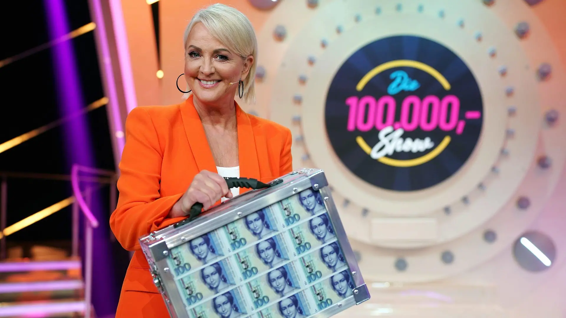 Moderatorin Ulla Kock am Brink.

Die Verwendung des sendungsbezogenen Materials ist nur mit dem Hinweis und Verlinkung auf RTL+ gestattet.