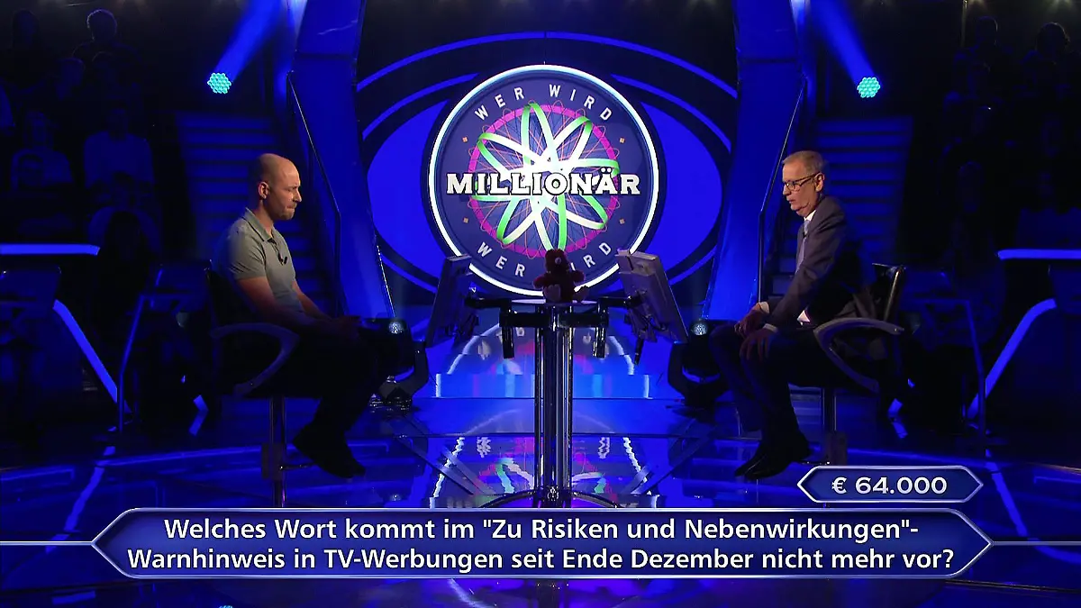 "Wer wird Millionär"-Teilnehmer und Günther Jauch besprechen die Frage ganz in Ruhe.