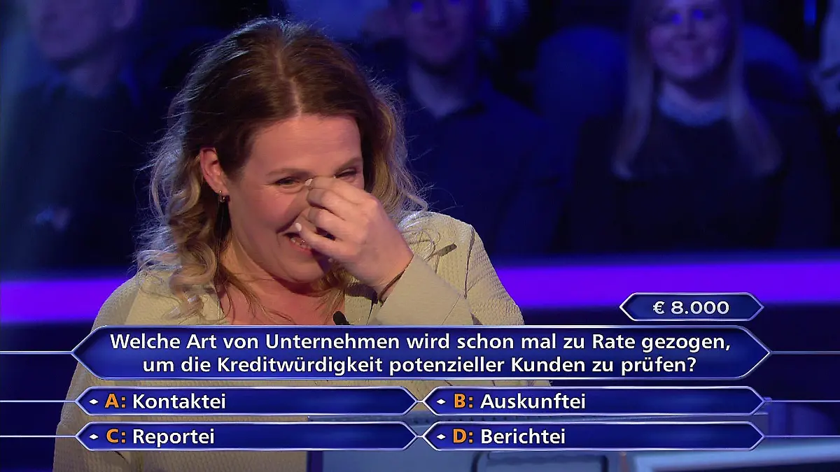 Kandidatin Kathrin hat Probleme mit der 8000 Euro Frage und kann sich selber nicht ganz so ernst nehmen.