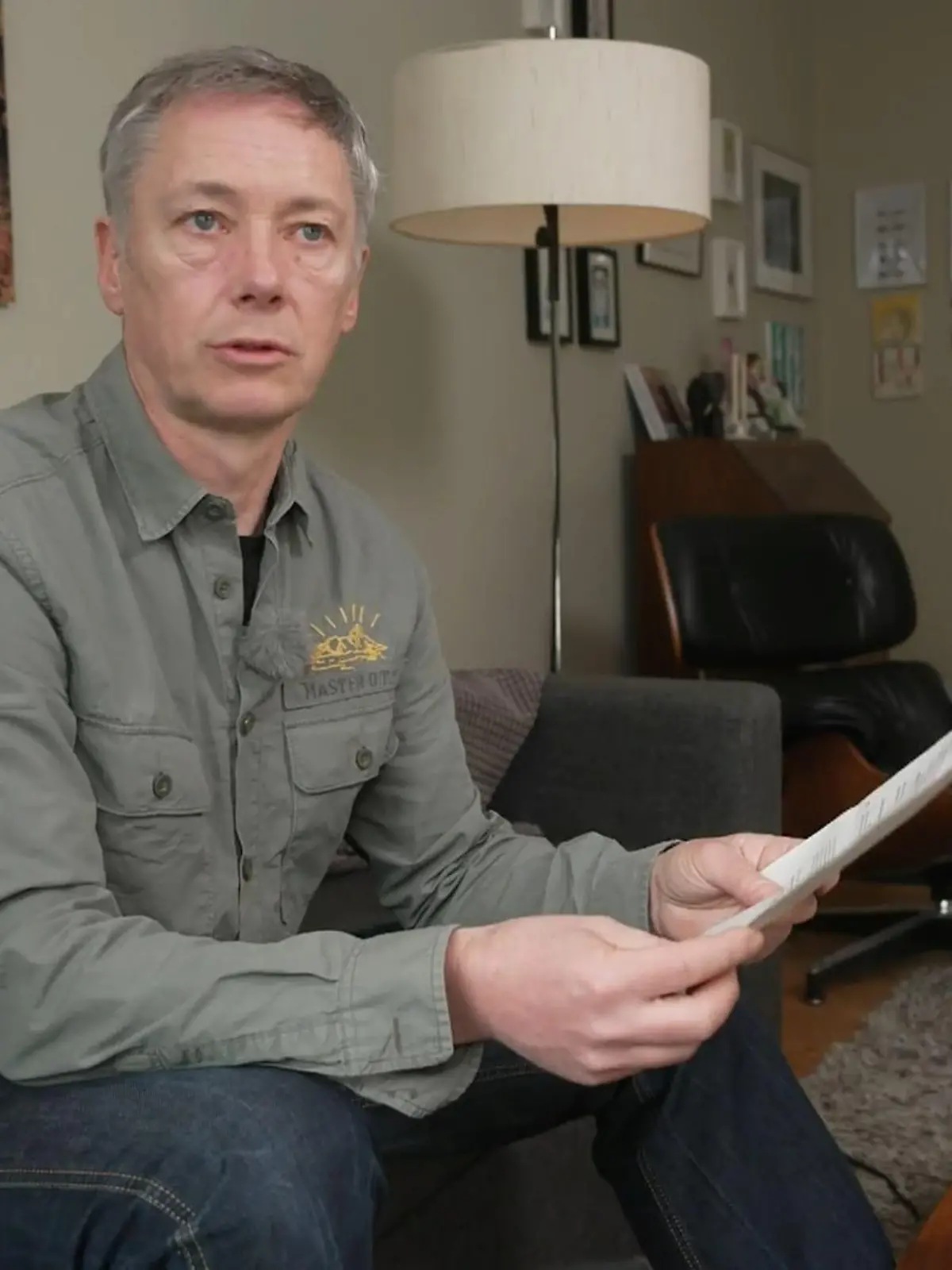 Bei einer neuen Betrugsmasche auf Amazon und Ebay werden wir so ausgetrickst, dass wir am Ende als Täter dastehen. Auch Dirk Uhlenbrock ist darauf reingefallen. Im Video erfahrt ihr, wie er gegen den Betrug vorgeht.