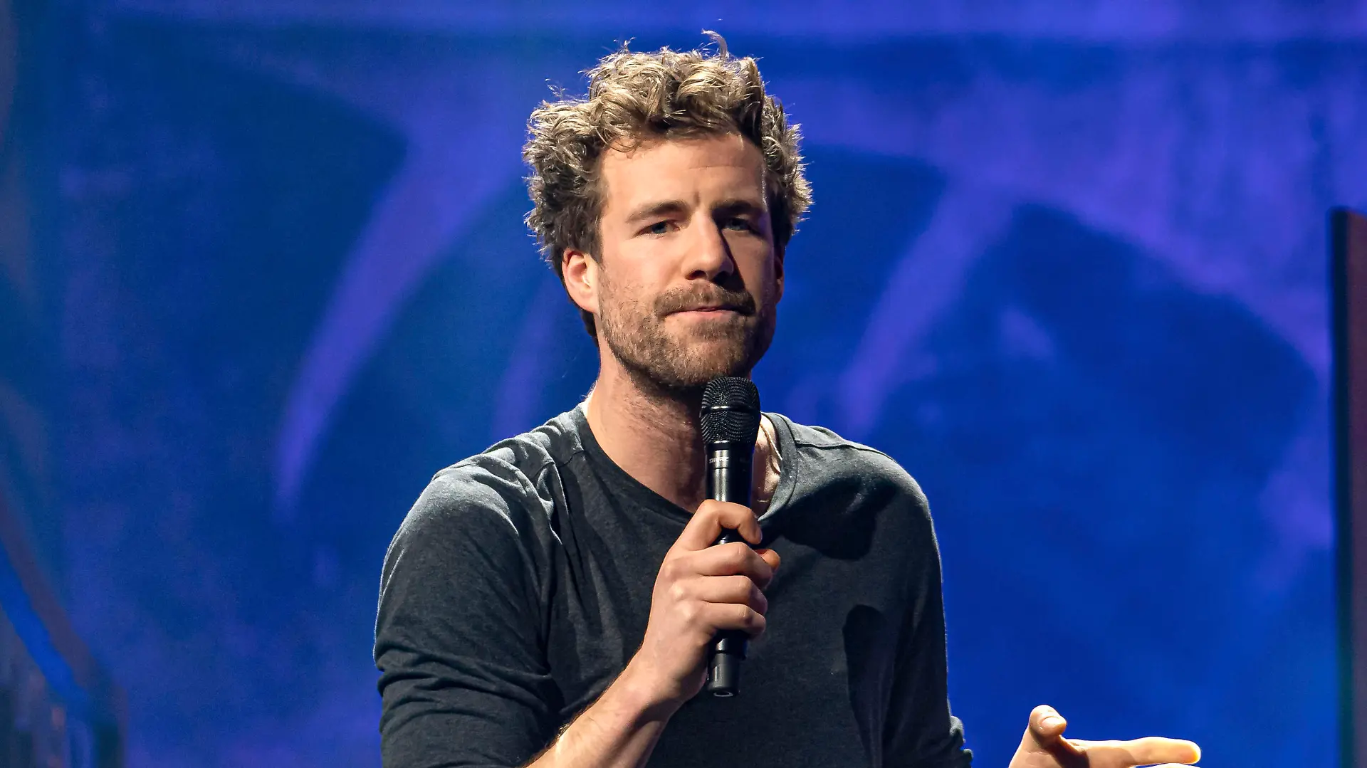 Luke Mockridge live mit seinem Programm Welcome to Luckyland im Gerry-Weber-Stadion. Halle Westfalen, 23.11.2019 *** Luke Mockridge live with his program Welcome to Luckyland at the Gerry Weber Stadium Halle Westfalen , 23 11 2019 Foto:xA.xHavergox/xFuturexImage