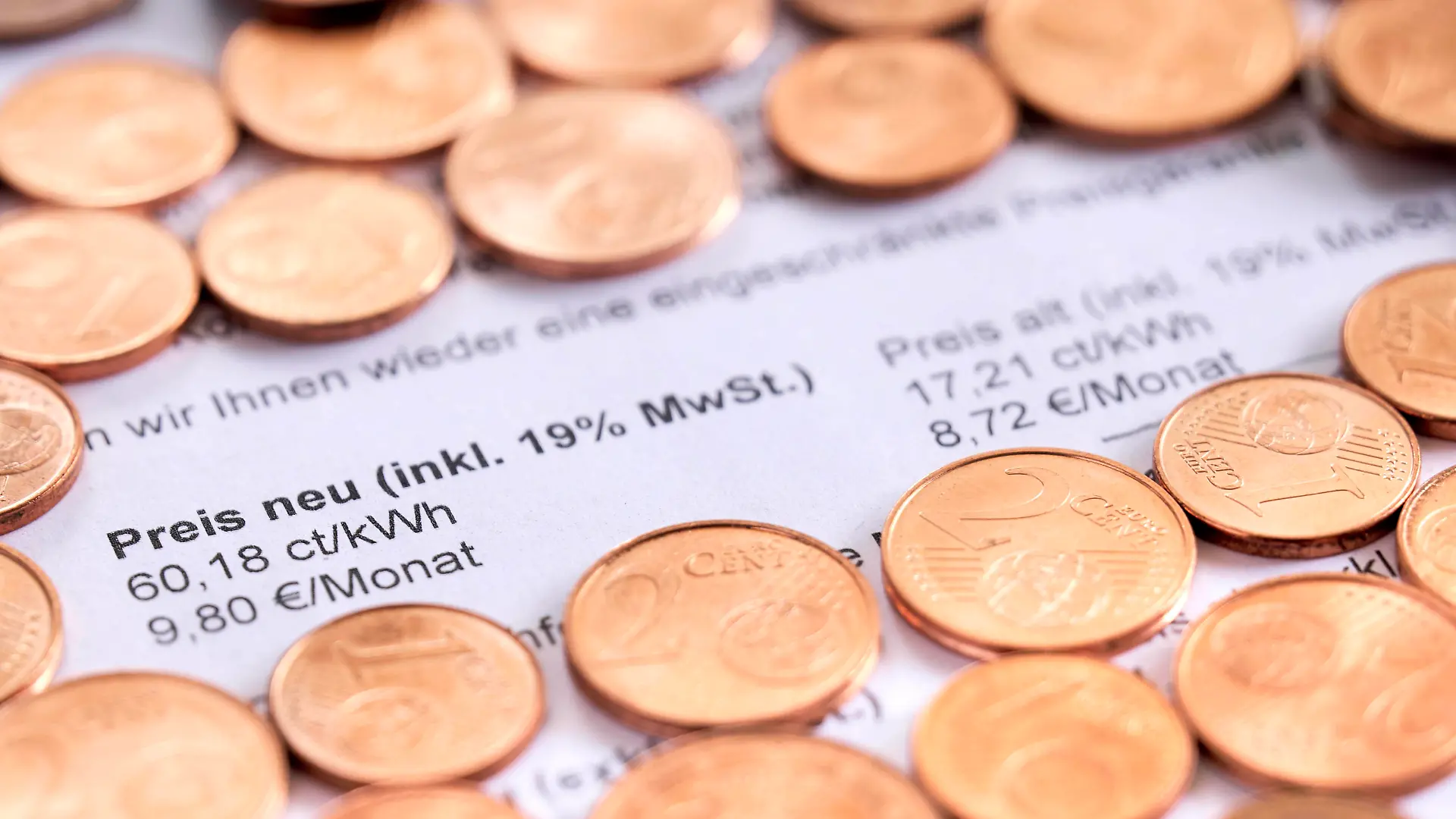 Der Preis für Strom steigt unaufhörlich. Strompreiserhöhung Deutschland am 22.08.2022 *** The price of electricity is rising incessantly Electricity price increase Germany on 22 08 2022