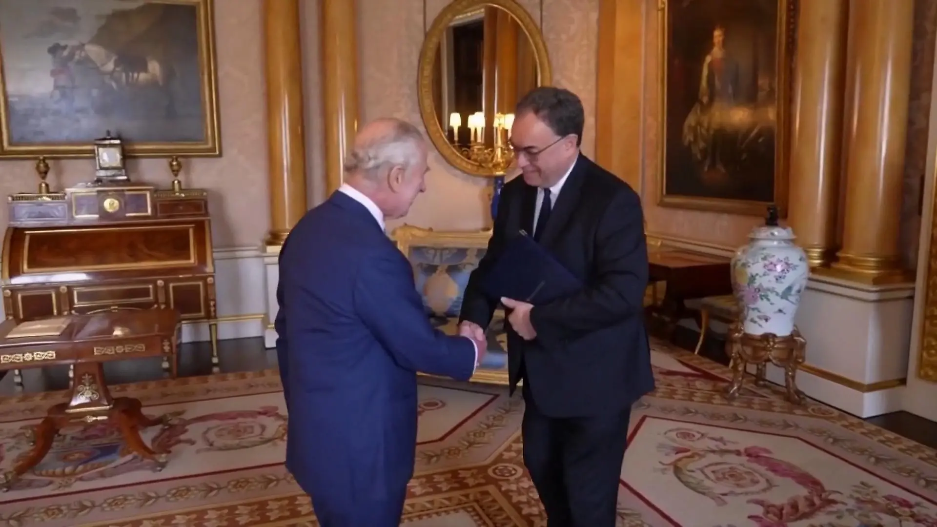 Selbst am Hochzeitstag muss König Charles arbeiten 19 Jahre mit Camilla verheiratet