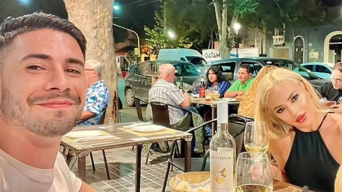Ignacio Notto und Florencia Guiñazú sitzen an einem Tisch