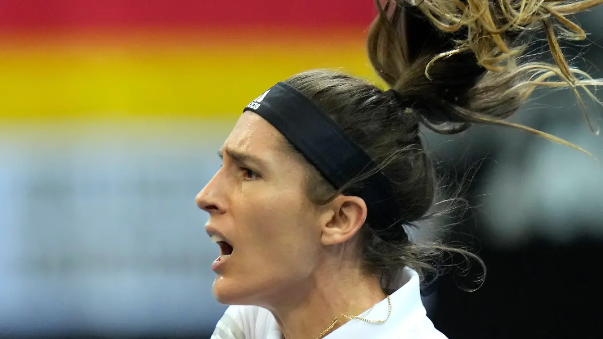 ARCHIV - 01.11.2021, Tschechien, Prag: Tennis: Billie Jean King Cup - Gruppenphase, Gruppe D, Gruppenspielrunde, Damen, Petkovic (Deutschland) - Vondrousova (Tschechien): Andrea Petkovic aus Deutschland in Aktion. (zu dpa «Tenns-Profi Andrea Petkovic gibt Karriereende bekannt») Foto: Petr David Josek/AP/dpa +++ dpa-Bildfunk +++