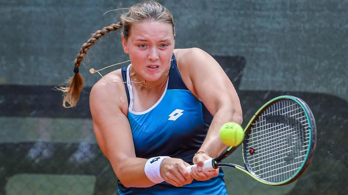  Jule Niemeier GER TC Bredeney 09.07.2022  Tennis  1. Bundesliga Damen  TC Bredeney 1 vs TK BW Aachen 1 , Tennisclub Bredeney, Essen, *** Jule Niemeier GER TC Bredeney 09 07 2022  Tennis  1 Bundesliga Damen  TC Bredeney 1 vs TK BW Aachen 1 , Tennisclub Bredeney, Essen, Copyright: xPeterxEppingerx