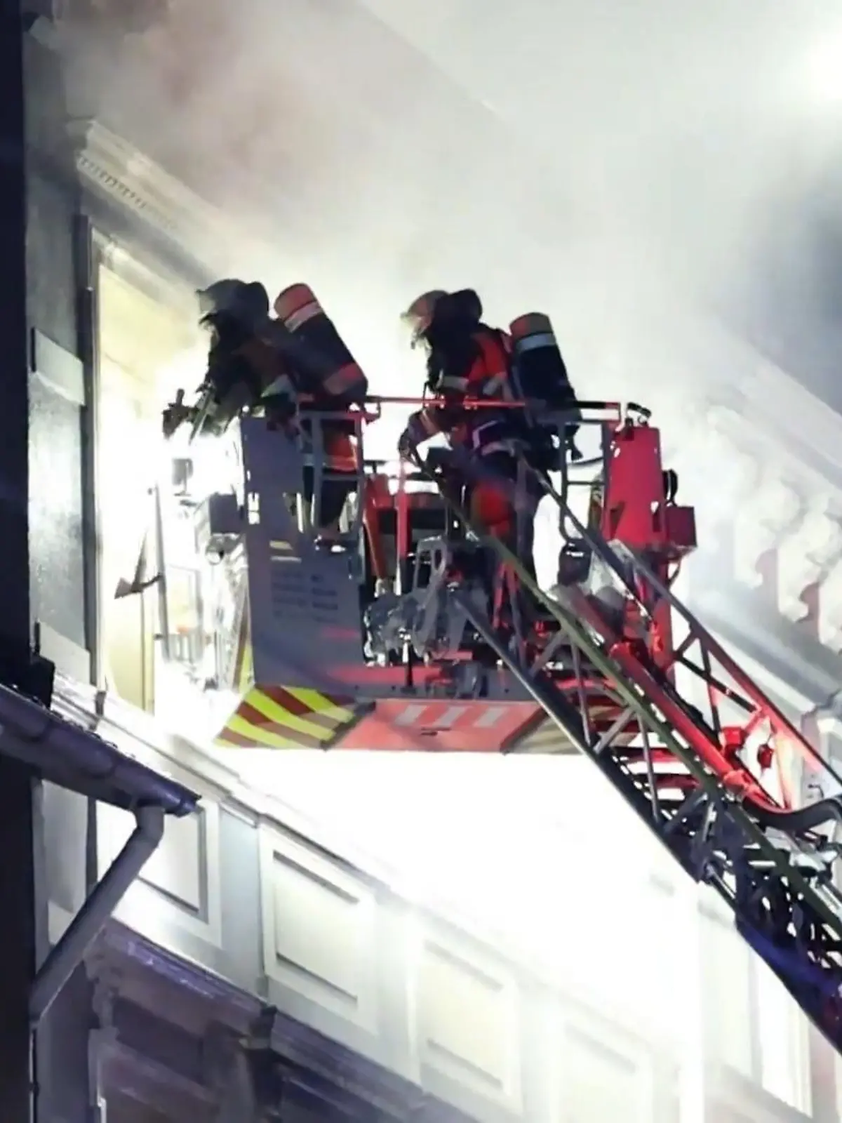 Bild zu: "Verdächtiger nach tödlichem Hausbrand"