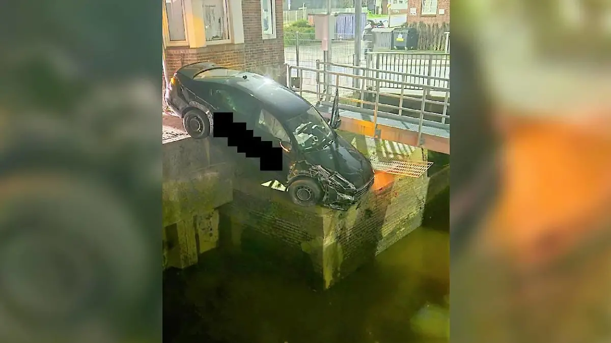 Aus diesem Auto befreit sich der Dieb sogar selbst.