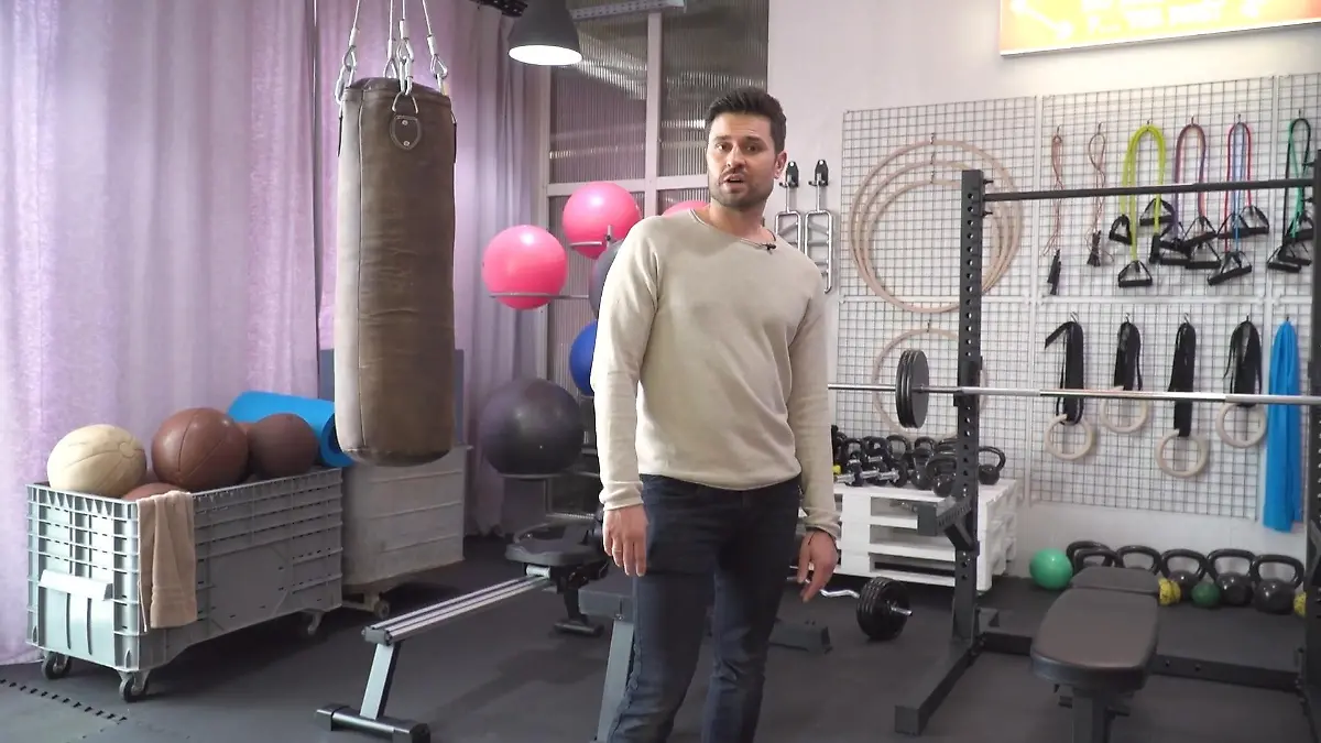Miloš Vuković zeigt uns die neue „Turnhalle Deluxe“ Neues Set bei „Unter uns“