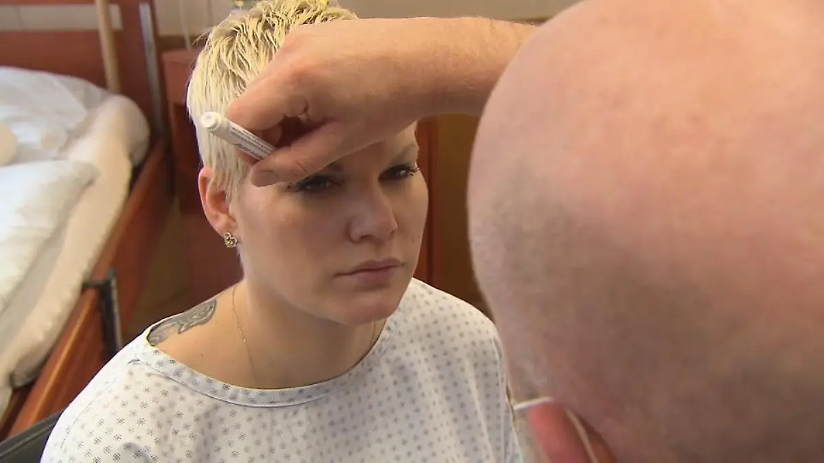 Melanie Müller war wieder beim Beauty-Doc Mama-Makeover für Ballermann-Star