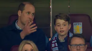 Prinz William und Sohn George lenken sich beim Fußball ab Auf diese Bilder haben wir gewartet!