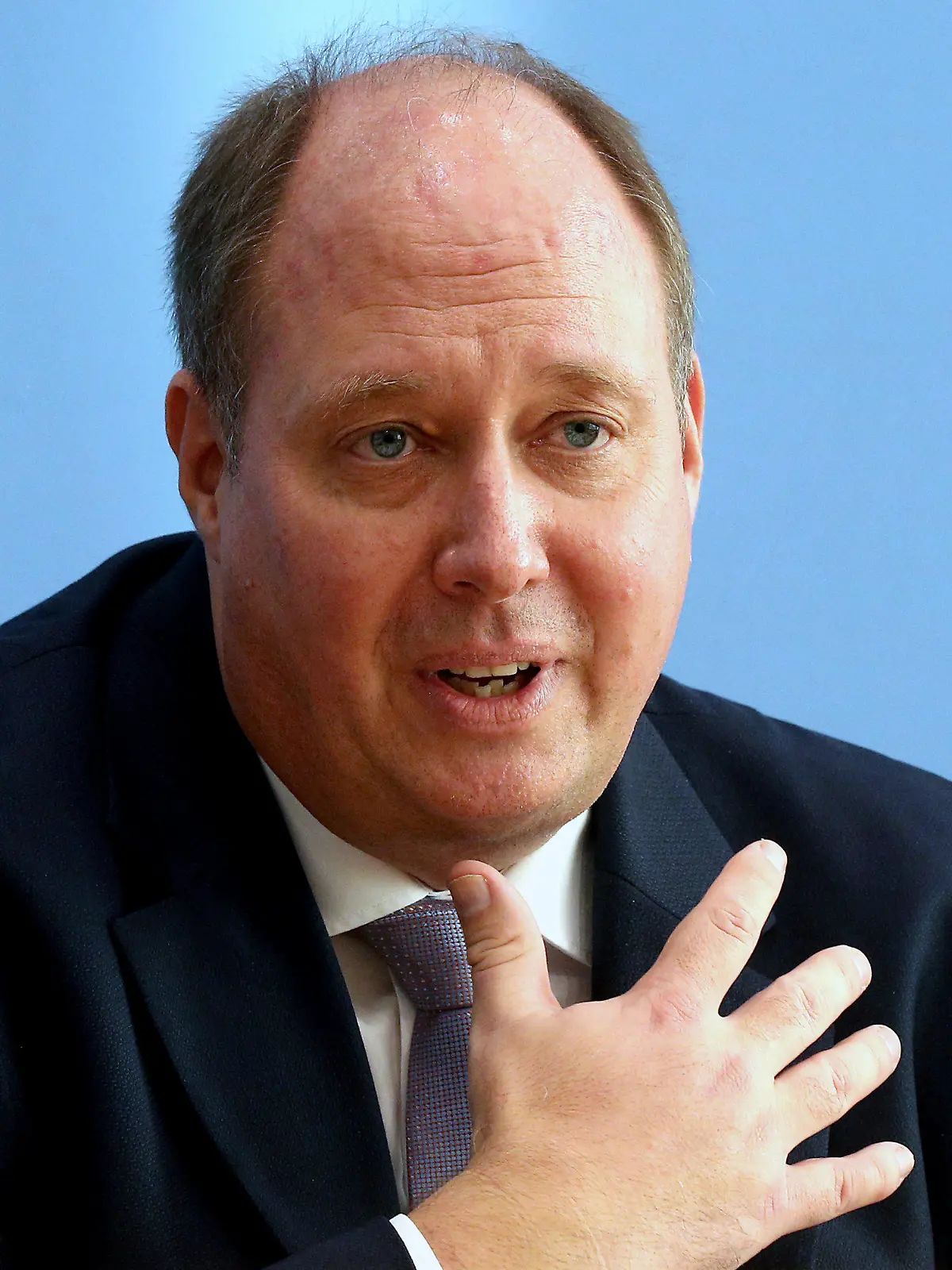 22.11.2021, Berlin: Helge Braun, geschäftsführender Kanzleramtschef, beantwortet während einer Pressekonferenz Fragen von Journalisten. Braun bewirbt sich für den CDU-Vorsitz. Foto: Wolfgang Kumm/dpa +++ dpa-Bildfunk +++