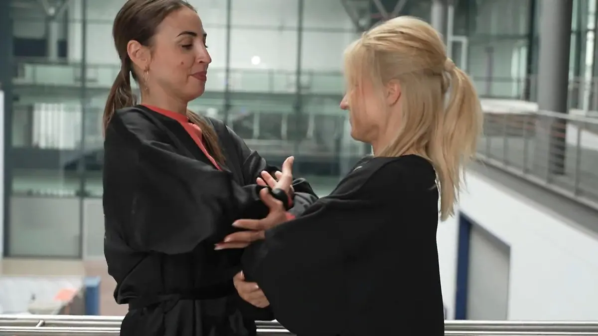Die „Let’s Dance“-Profitänzerinnen Ekaterina Leonova und Kathrin Menzinger zeigen uns eindrucksvoll, wie sie an den Partnertausch herangehen.