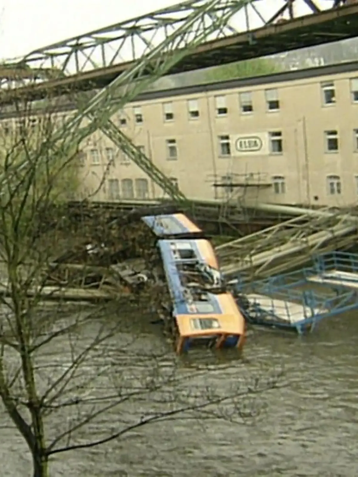 Bild zu: "Jahrestag des Schwebebahn-Dramas"