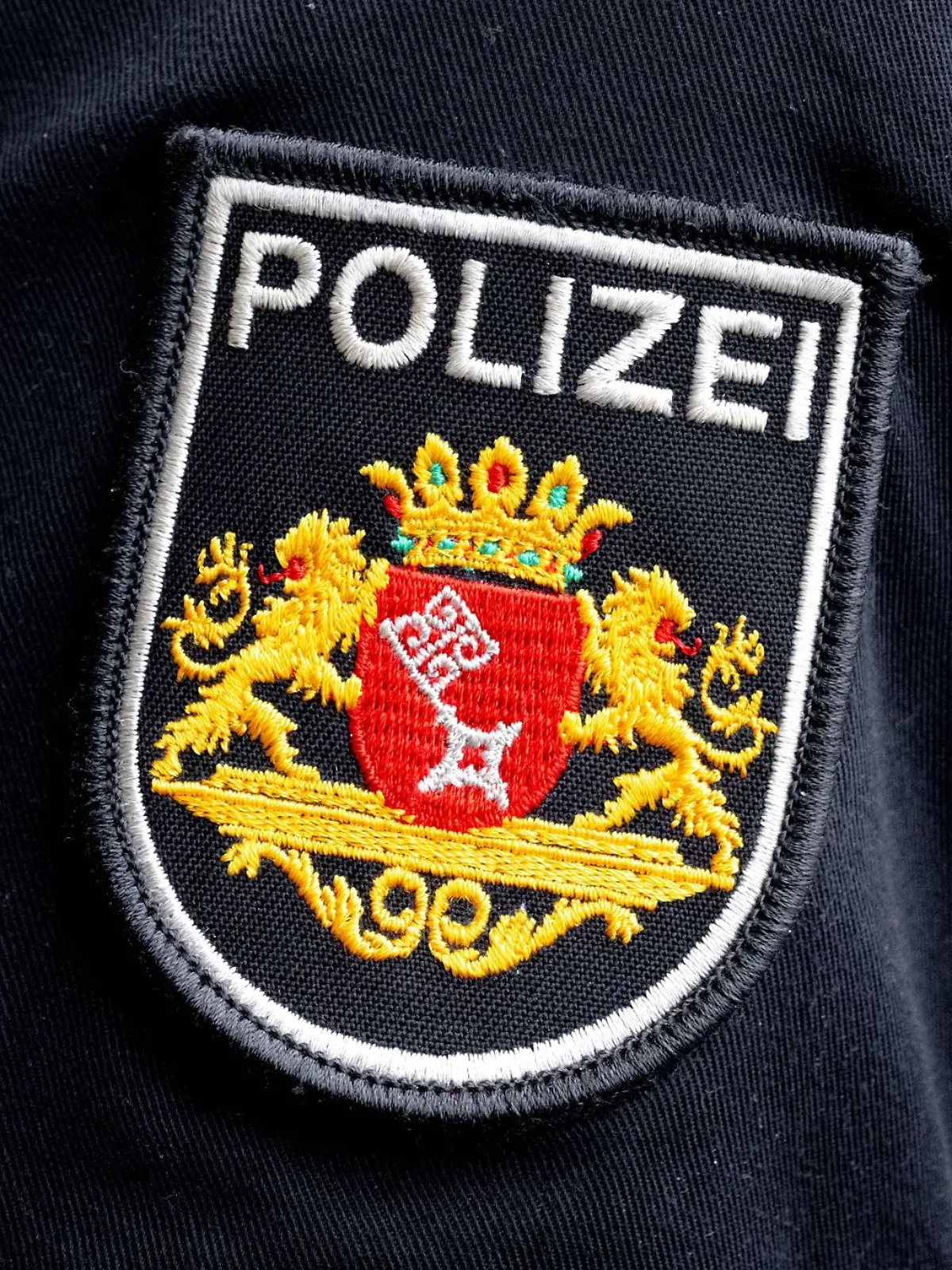 Ein Polizist im Einsatz.