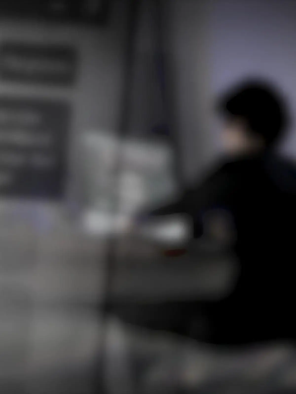 Vier Jugendliche  sind - wie erst jetzt -te bekannt wurde - an Ostern verhaftet worden, weil sie einen islamistischen Terroranschlag ge-plant haben sollen. Alle vier sitzen in Untersuchungshaft.