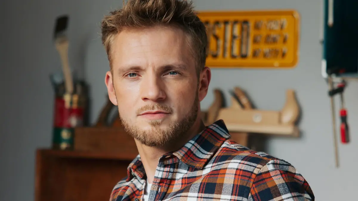 Porträt: Niklas Osterloh spielt "Paul Wiedmann"

+++ Die Verwendung des sendungsbezogenen Materials ist nur mit dem Hinweis und Verlinkung auf RTL+ gestattet. +++