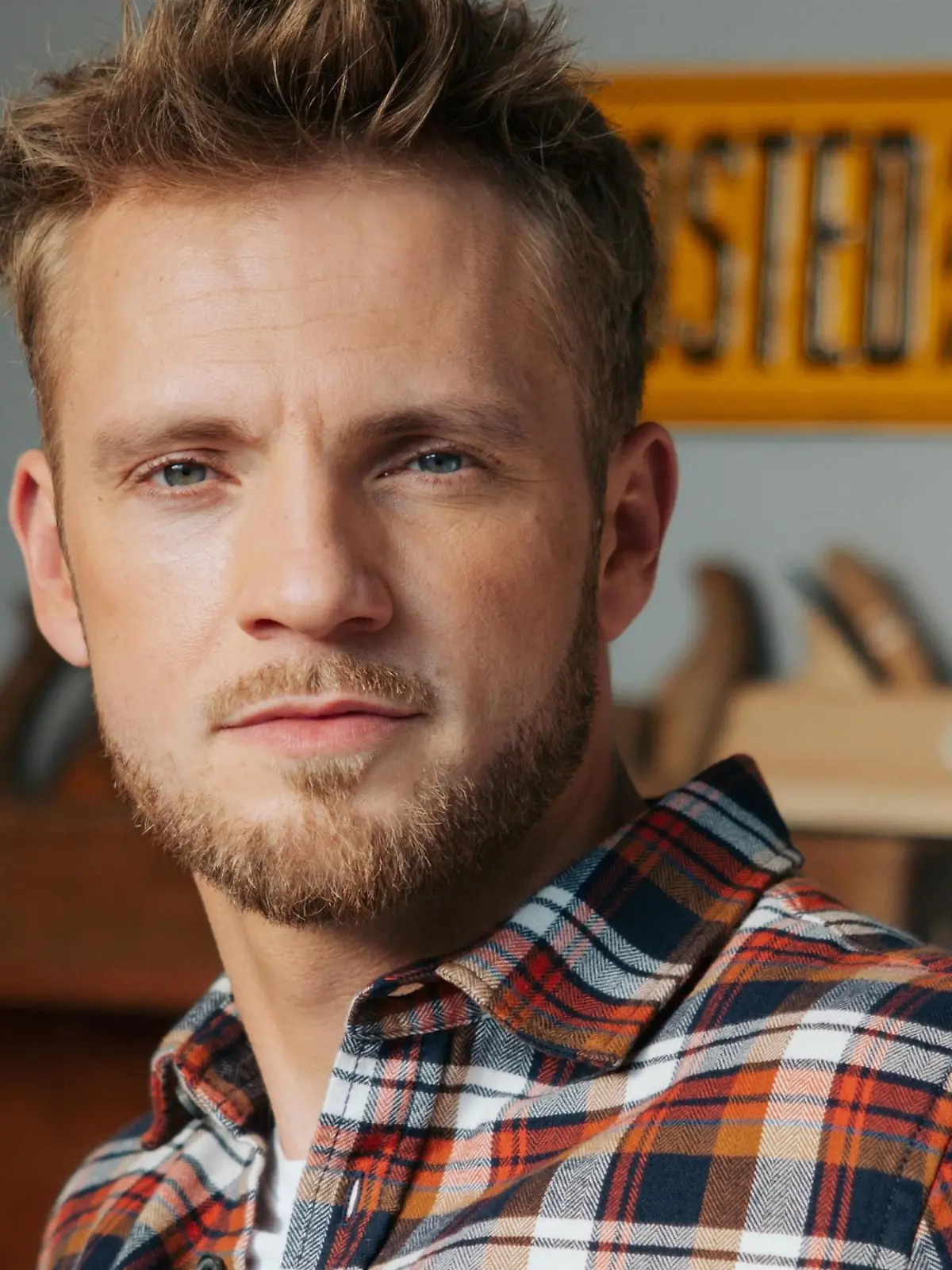 Porträt: Niklas Osterloh spielt "Paul Wiedmann"

+++ Die Verwendung des sendungsbezogenen Materials ist nur mit dem Hinweis und Verlinkung auf RTL+ gestattet. +++