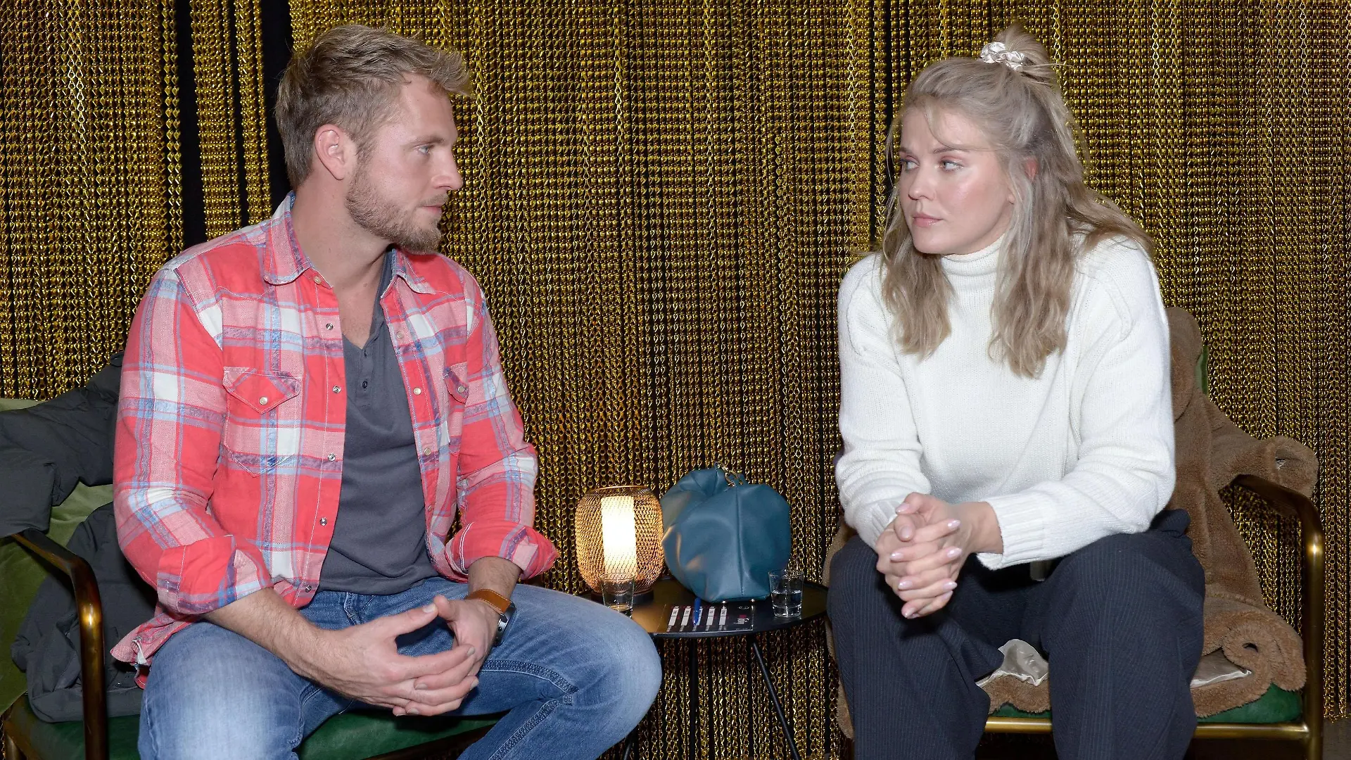 Pauls (Niklas Osterloh) Rat ermutigt Alicia (Josefin Bressel), mit Toni nochmal das Gespräch zu suchen.

+++ Die Verwendung des sendungsbezogenen Materials ist nur mit dem Hinweis und Verlinkung auf RTL+ gestattet. +++