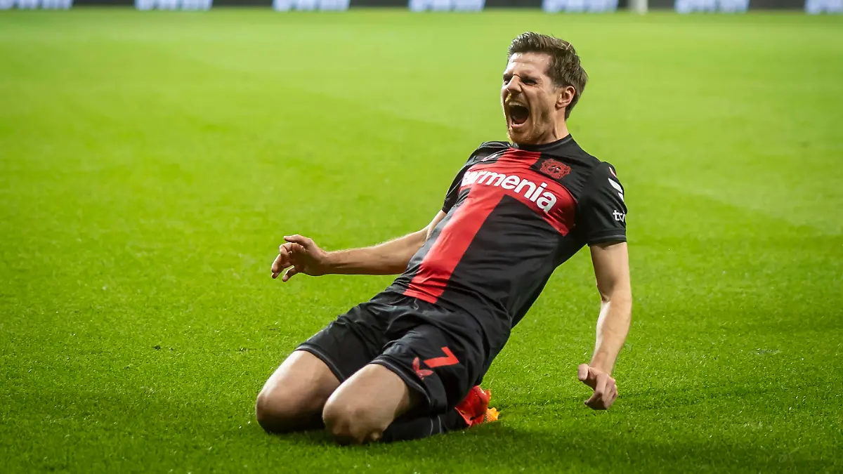 Sport Bilder des Tages  UEFA Europa League, Bayer 04 Leverkusen vs. West Ham United, 11.04.2024 Leverkusen, Germany - April 11: Jonas Hofmann Bayer 04 Leverkusen,7 happy about his 1:0 goal during the UEFA Europa Leeague quarter finals between UEFA Europa League, Bayer 04 Leverkusen vs. West Ham United at BayArena on April 11, 2024 in Leverkusen, Germany. DFL REGULATIONS PROHIBIT ANY USE OF PHOTOGRAPHS AS IMAGE SEQUENCES AND/OR QUASI-VIDEO. *** UEFA Europa League, Bayer 04 Leverkusen vs West Ham United, 11 04 2024 Leverkusen, Germany April 11 Jonas Hofmann Bayer 04 Leverkusen,7 happy about his 1 0 goal during the UEFA Europa Leeague quarter finals between UEFA Europa League, Bayer 04 Leverkusen vs West Ham United at BayArena on April 11, 2024 in Leverkusen, Germany DFL REGULATIONS PROHIBIT ANY USE OF PHOTOGRAPHS AS IMAGE SEQUENCES AND OR QUASI VIDEO Copyright: xBEAUTIFULxSPORTS/AxelxKohringx